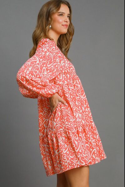 Features: Tiered, Basic style
Sheer: Opaque
Stretch: No stretch
Body: Not lined
Material composition: 100% polyester
Care instructions: Machine wash cold. Tumble dry low.
Product measurements:
S:Bust 35-36 in, Waist 27-28 in, HIP 35-37 in
M:Bust 37-38 in, Waist 29-30 in, HIP 38-39 in
L:Bust 39-40 in, Waist 31-32 in, HIP 40-41 in
XL:Bust 41-42 in, Waist 33-34 in, HIP 42-43 in
1XL:Bust 43-44 in, Waist 35-36 in, HIP 44-45 in
2XL:Bust 45-46 in, Waist 37-38 in, HIP 45-46 in