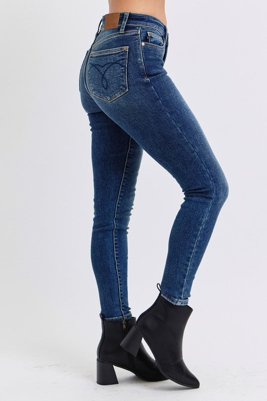 Features: Basic style
Waist line: Mid waist
Stretch: Moderate stretch
Material composition: 93.7% cotton, 5% polyester, 1.3% spandex
Care instructions: Machine wash cold. Tumble dry low.
Product Measurements (Measurements by inches) & Size Conversion