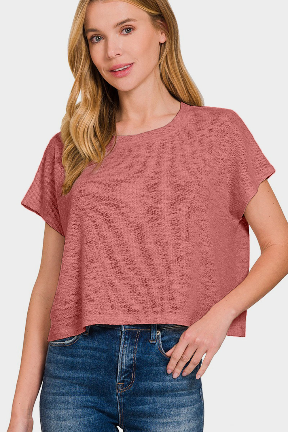 The Round Neck Short Sleeve T-Shirt is a classic, minimalist design with a comfortable round neck and short sleeves for everyday wear. Whether you're wearing it with jeans, a short skirt or sweatpants, it's a casual and comfortable style. This T-shirt can be worn for a variety of occasions, keeping you simple and stylish at all times. S-XL