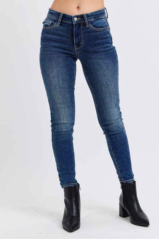 Features: Basic style
Waist line: Mid waist
Stretch: Moderate stretch
Material composition: 93.7% cotton, 5% polyester, 1.3% spandex
Care instructions: Machine wash cold. Tumble dry low.
Product Measurements (Measurements by inches) & Size Conversion