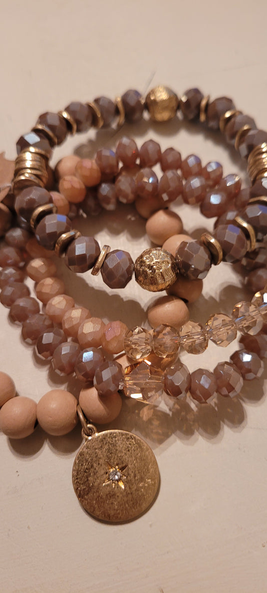 Set of 4 stretchy stackable bracelets Glass beads