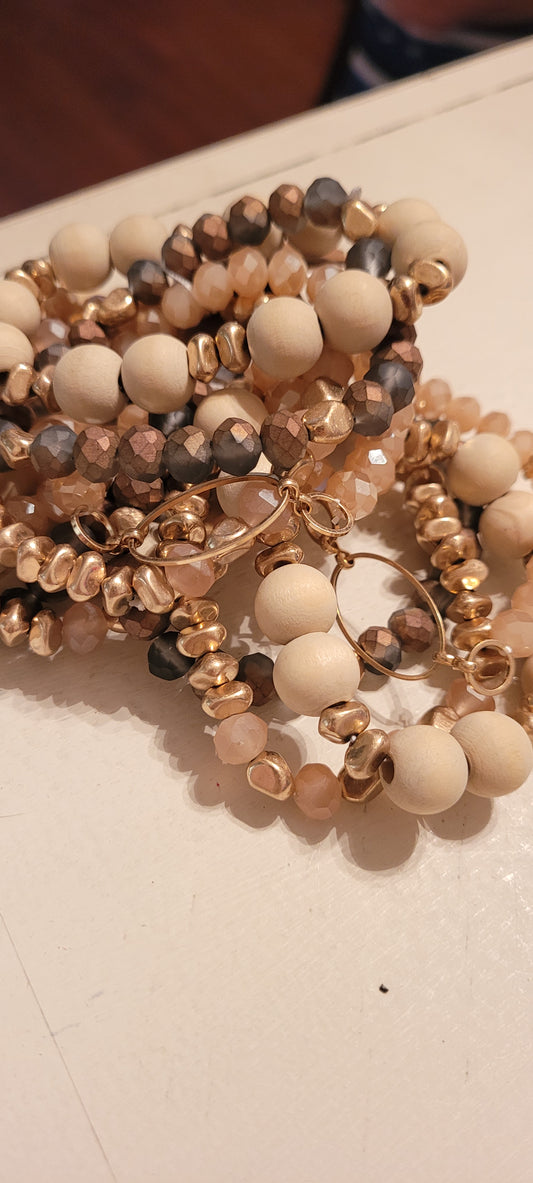 Set of 4 stretchy stackable bracelets Glass & wood beads
