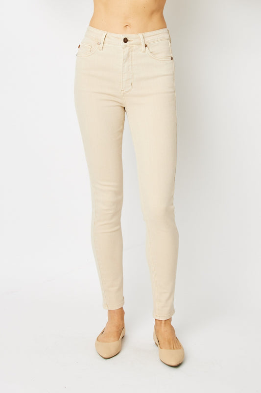 Introducing our new Garment Dyed Tummy Control Skinny Jeans. These jeans are designed to give you an effortlessly slim and flattering look. With their high-rise waist and tummy control panel, they provide the perfect amount of support and comfort.  1 - 22W