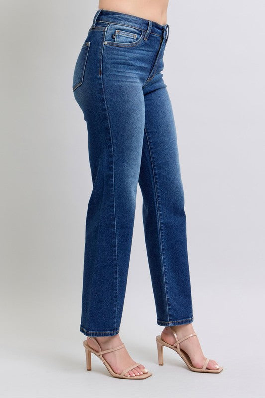 The Side Seam Detail Straight Jeans with Pockets are a contemporary take on a classic style. Featuring unique side seam detailing, these jeans add a modern twist to the timeless straight fit. The addition of pockets provides both functionality and practicality, making these jeans stylish and versatile for everyday wear. Pair them with a tucked-in blouse and heels for a sophisticated look, or dress them down with a t-shirt and sneakers for a casual vibe.
Features: Basic style
Stretch: Slightly stretchy
Mater