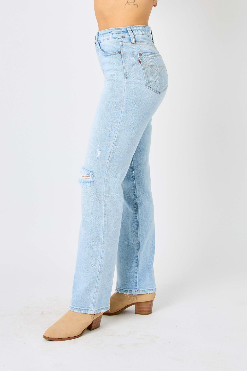 These high waist distressed straight jeans are a must-have. Their flattering cut accentuates your curves while the distressed details add an edgy vibe. Made with high-quality denim, they are both comfortable and durable. The high waist design also helps to cinch in your waist and create a slimming effect 0 -24W