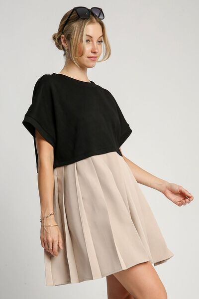 Features: Basic style, Ruched, Pocketed
Sheer: Opaque
Stretch: Slightly stretchy
Body: Not lined
Material composition: 82% polyester, 15% rayon, 3% spandex
Care instructions: Machine wash cold. Tumble dry low.
Product measurements:
S:Bust 35-36 in, Waist 27-28 in, HIP 35-37 in
M:Bust 37-38 in, Waist 29-30 in, HIP 38-39 in
L:Bust 39-40 in, Waist 31-32 in, HIP 40-41 in
XL:Bust 41-42 in, Waist 33-34 in, HIP 42-43 in
1XL:Bust 43-44 in, Waist 35-36 in, HIP 44-45 in