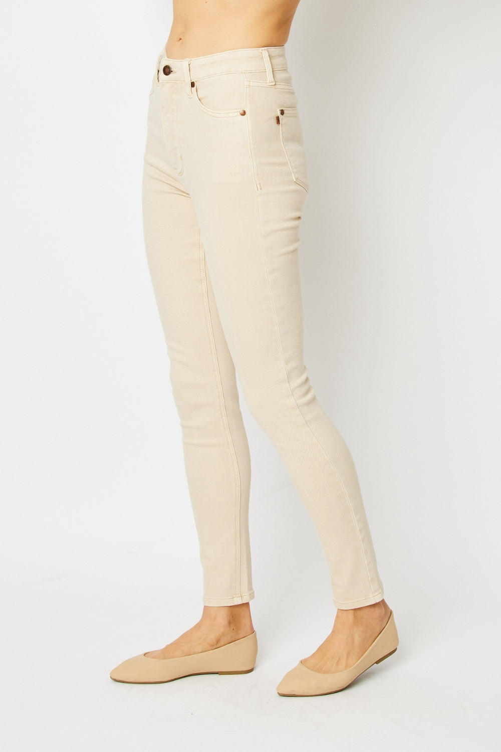 Introducing our new Garment Dyed Tummy Control Skinny Jeans. These jeans are designed to give you an effortlessly slim and flattering look. With their high-rise waist and tummy control panel, they provide the perfect amount of support and comfort.  1 - 22W