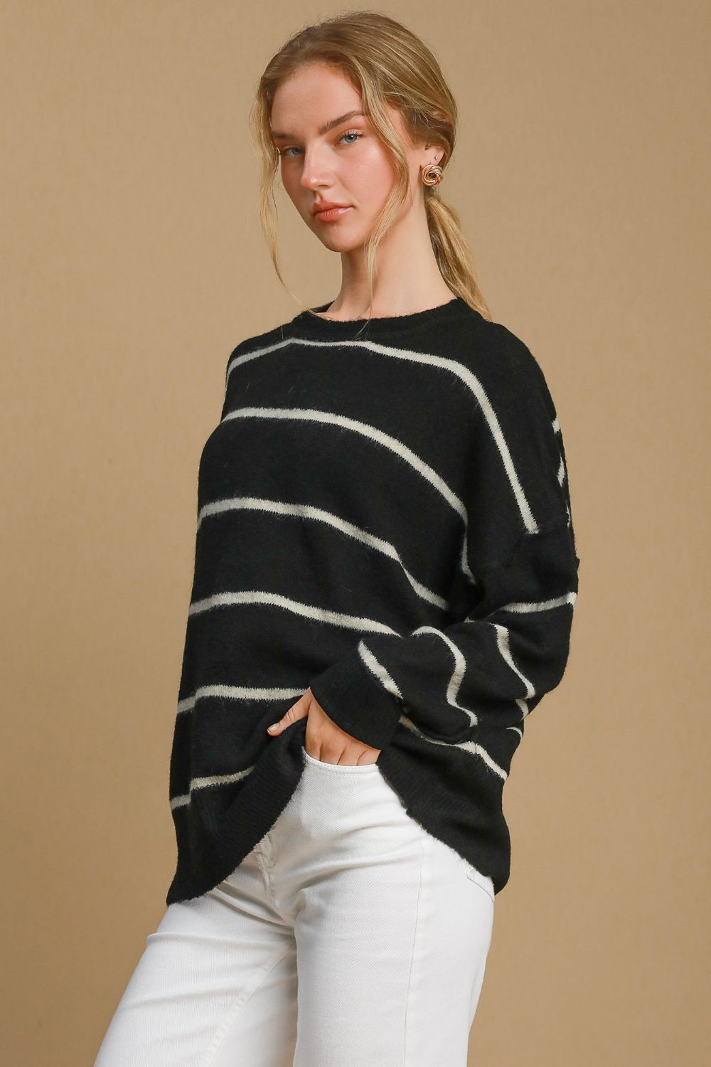 Features: Basic style, Ribbed
Stretch: Slightly stretchy
Material composition: 44% polyester, 30% acrylic, 20% nylon, 6% wool
Care instructions: Machine wash cold. Tumble dry low.
Product measurements:
S:Bust 35-36 in, Waist 27-28 in
M:Bust 37-38 in, Waist 29-30 in
L:Bust 39-40 in, Waist 31-32 in