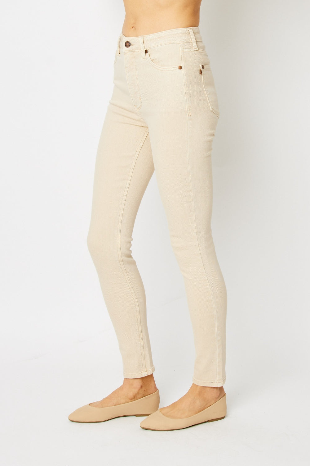 Introducing our new Garment Dyed Tummy Control Skinny Jeans. These jeans are designed to give you an effortlessly slim and flattering look. With their high-rise waist and tummy control panel, they provide the perfect amount of support and comfort.  1 - 22W
