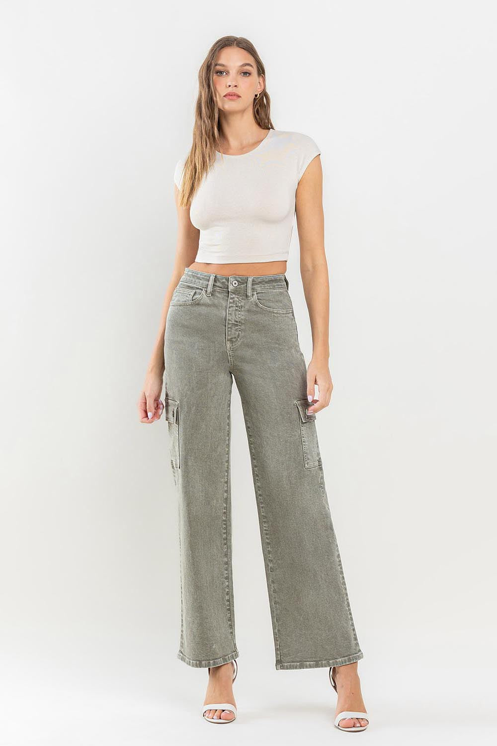 These '90s Super High Rise Loose Cargo Jeans are the epitome of vintage cool. With their ultra-high waist and loose fit, they offer a relaxed and comfortable style. The cargo pockets add an extra touch of utility and functionality.  24-32