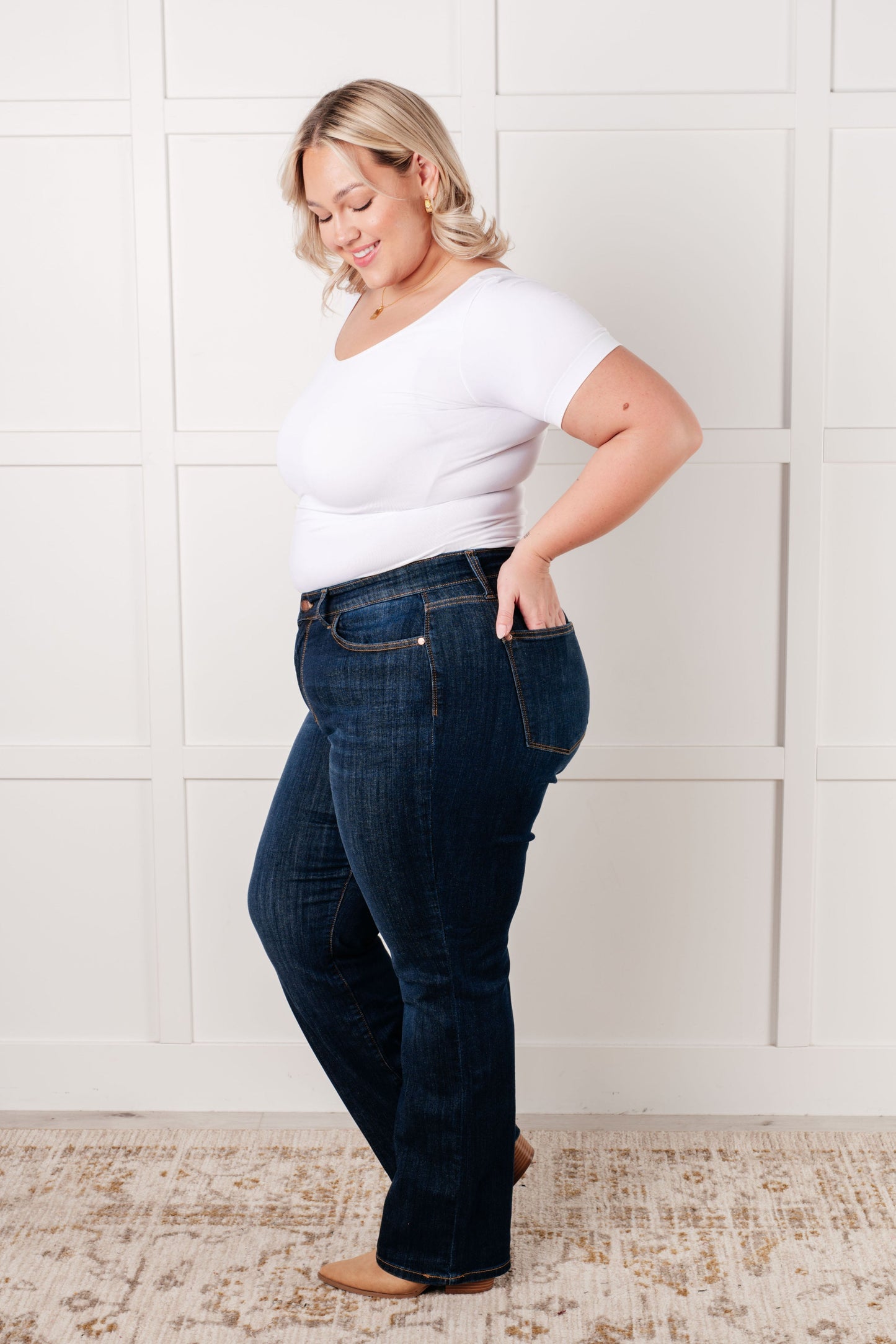 Judy Blue
High Rise
Zip Fly
Dark Wash
4-Way Stretch
Non-Distressed
52% Cotton, 23% Polyester, 22% Rayon, 3% Spandex
True to Judy Blue Sizing