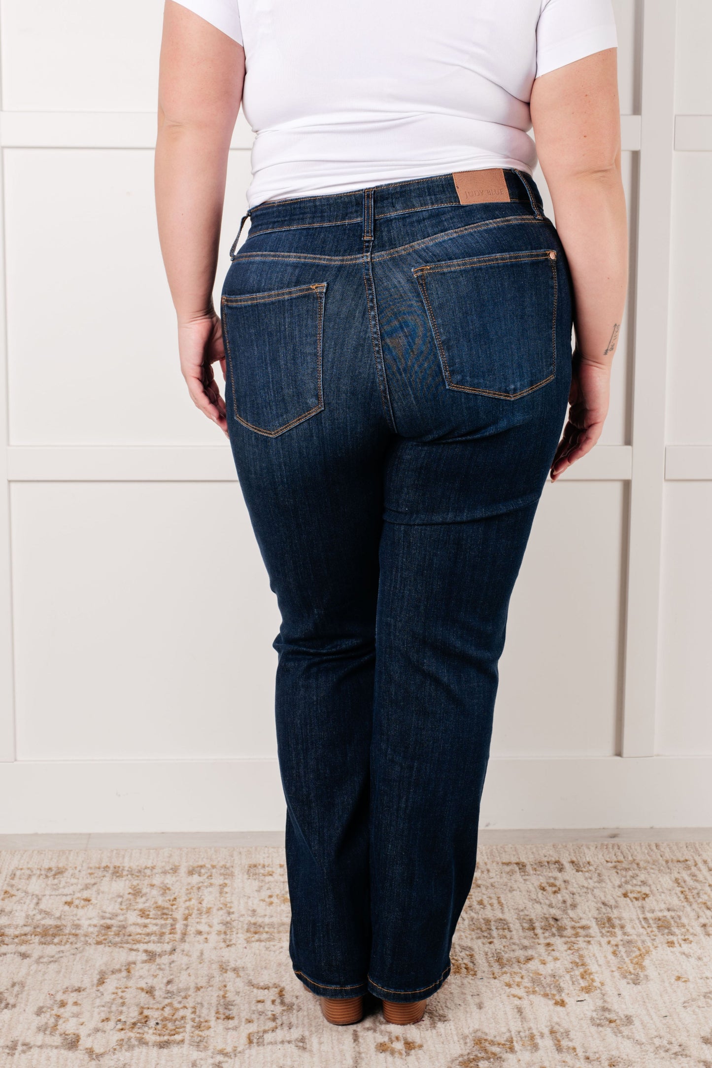 Judy Blue
High Rise
Zip Fly
Dark Wash
4-Way Stretch
Non-Distressed
52% Cotton, 23% Polyester, 22% Rayon, 3% Spandex
True to Judy Blue Sizing