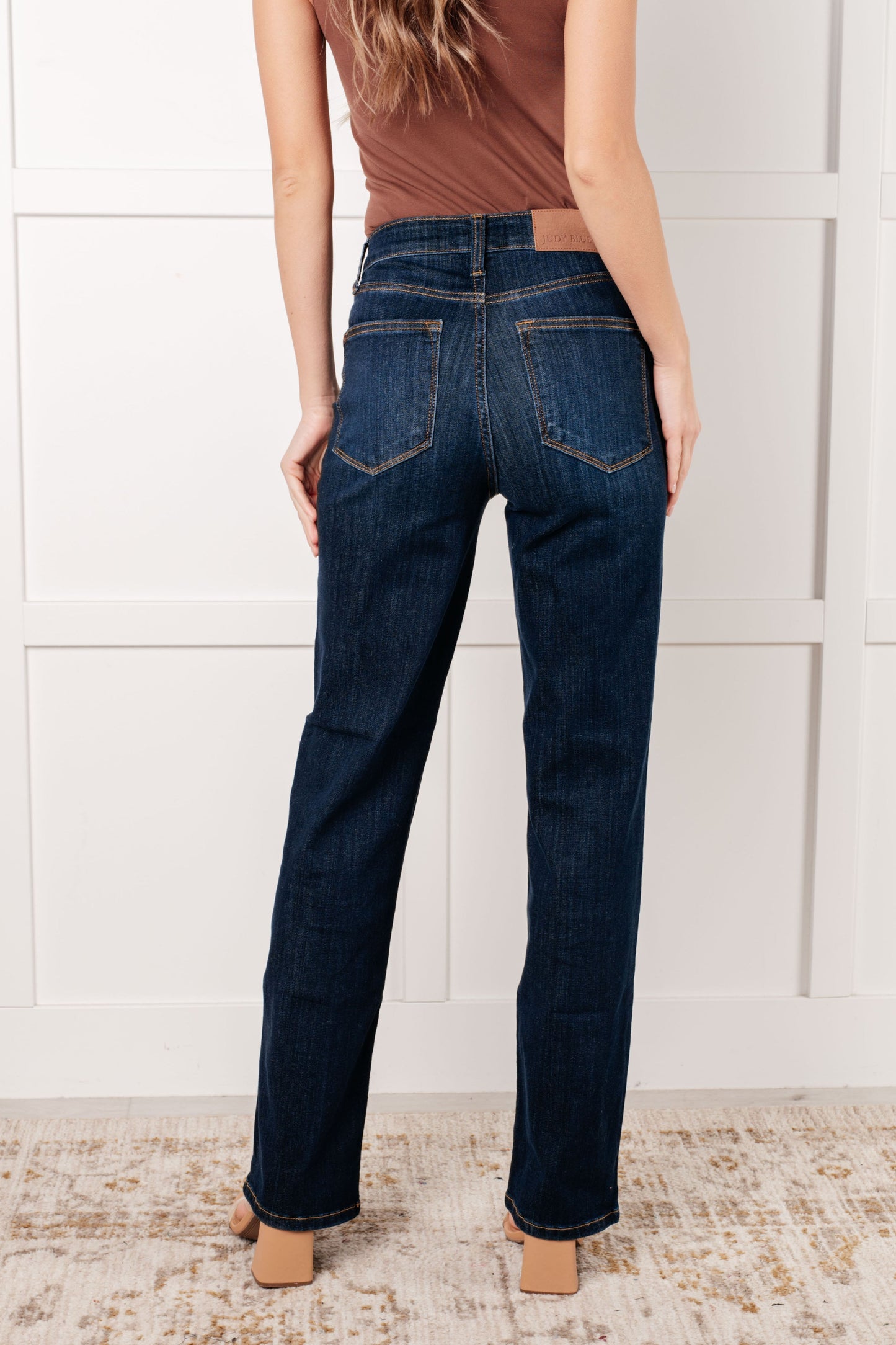 Judy Blue
High Rise
Zip Fly
Dark Wash
4-Way Stretch
Non-Distressed
52% Cotton, 23% Polyester, 22% Rayon, 3% Spandex
True to Judy Blue Sizing