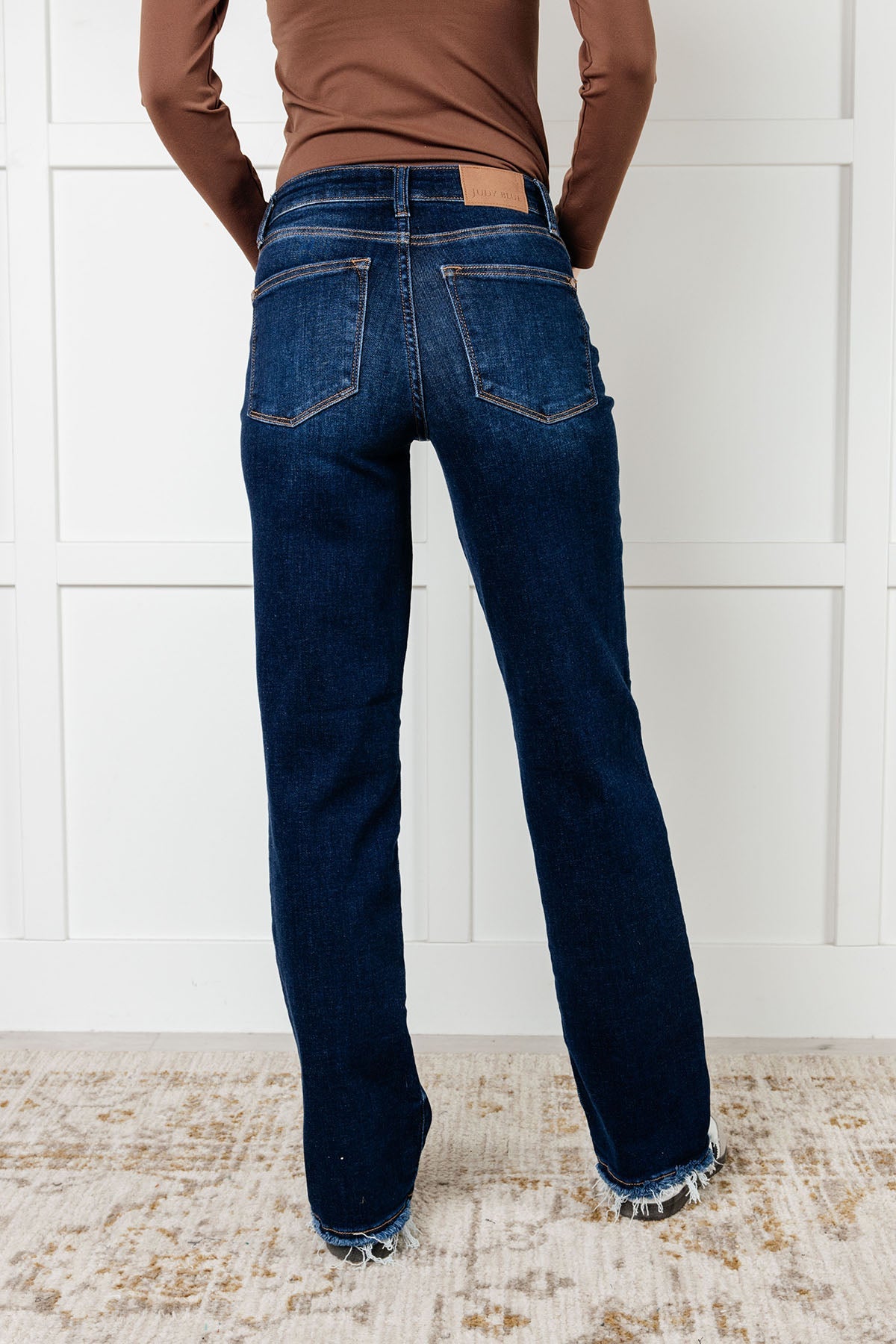The Jacqueline Mid Rise Jean will elevate your casual look with its dark wash and non-distressed design. The straight leg silhouette flatters any figure, while the frayed hem adds a touch of playful flair. Perfect for any occasion, this jean is a must-have for your wardrobe.
Judy Blue
Mid Rise
Zip Fly
Dark Wash
Straight Leg Silhouette
Raw Hem
93% Cotton, 6% Polyester, 1% Spandex
True to Judy Blue Sizing