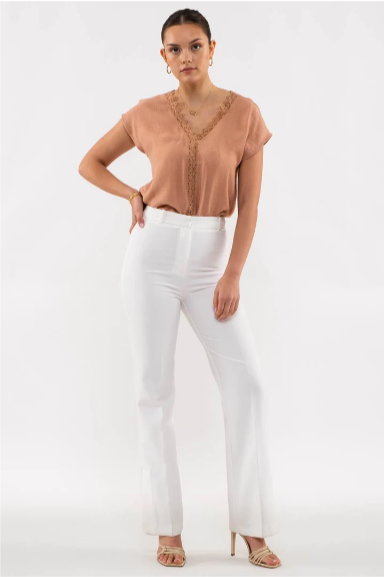 Step out in style with the "Roxie Sienna" top! Featuring a flattering V-neckline with lace edge and stylish short dolman sleeves, you'll be ready for the day without any extra effort. Who said looking great can't be effortless?