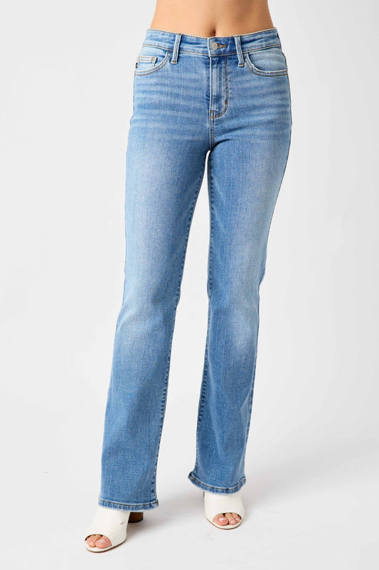These high waist straight jeans are a timeless and classic wardrobe essential. The high waist design elongates the legs and provides a flattering silhouette. The straight leg cut offers a versatile and polished look that is easy to style. Pair them with a tucked-in blouse or a cropped top for a chic outfit.