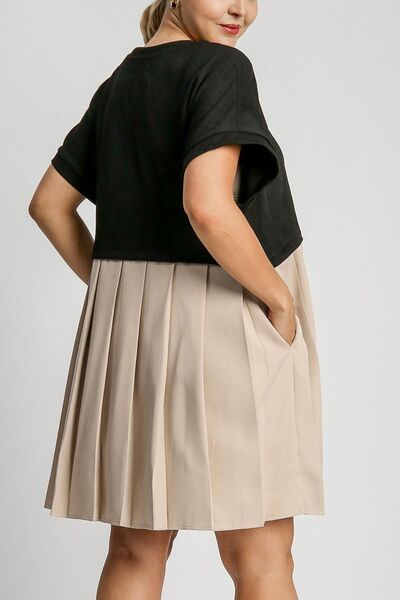 Features: Basic style, Ruched, Pocketed
Sheer: Opaque
Stretch: Slightly stretchy
Body: Not lined
Material composition: 82% polyester, 15% rayon, 3% spandex
Care instructions: Machine wash cold. Tumble dry low.
Product measurements:
S:Bust 35-36 in, Waist 27-28 in, HIP 35-37 in
M:Bust 37-38 in, Waist 29-30 in, HIP 38-39 in
L:Bust 39-40 in, Waist 31-32 in, HIP 40-41 in
XL:Bust 41-42 in, Waist 33-34 in, HIP 42-43 in
1XL:Bust 43-44 in, Waist 35-36 in, HIP 44-45 in