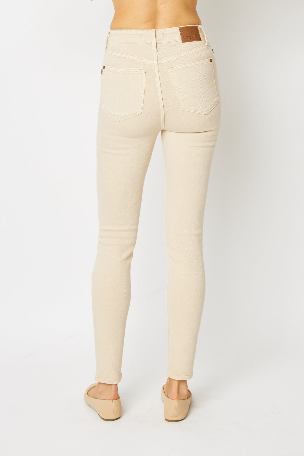 Introducing our new Garment Dyed Tummy Control Skinny Jeans. These jeans are designed to give you an effortlessly slim and flattering look. With their high-rise waist and tummy control panel, they provide the perfect amount of support and comfort. 1 - 22W