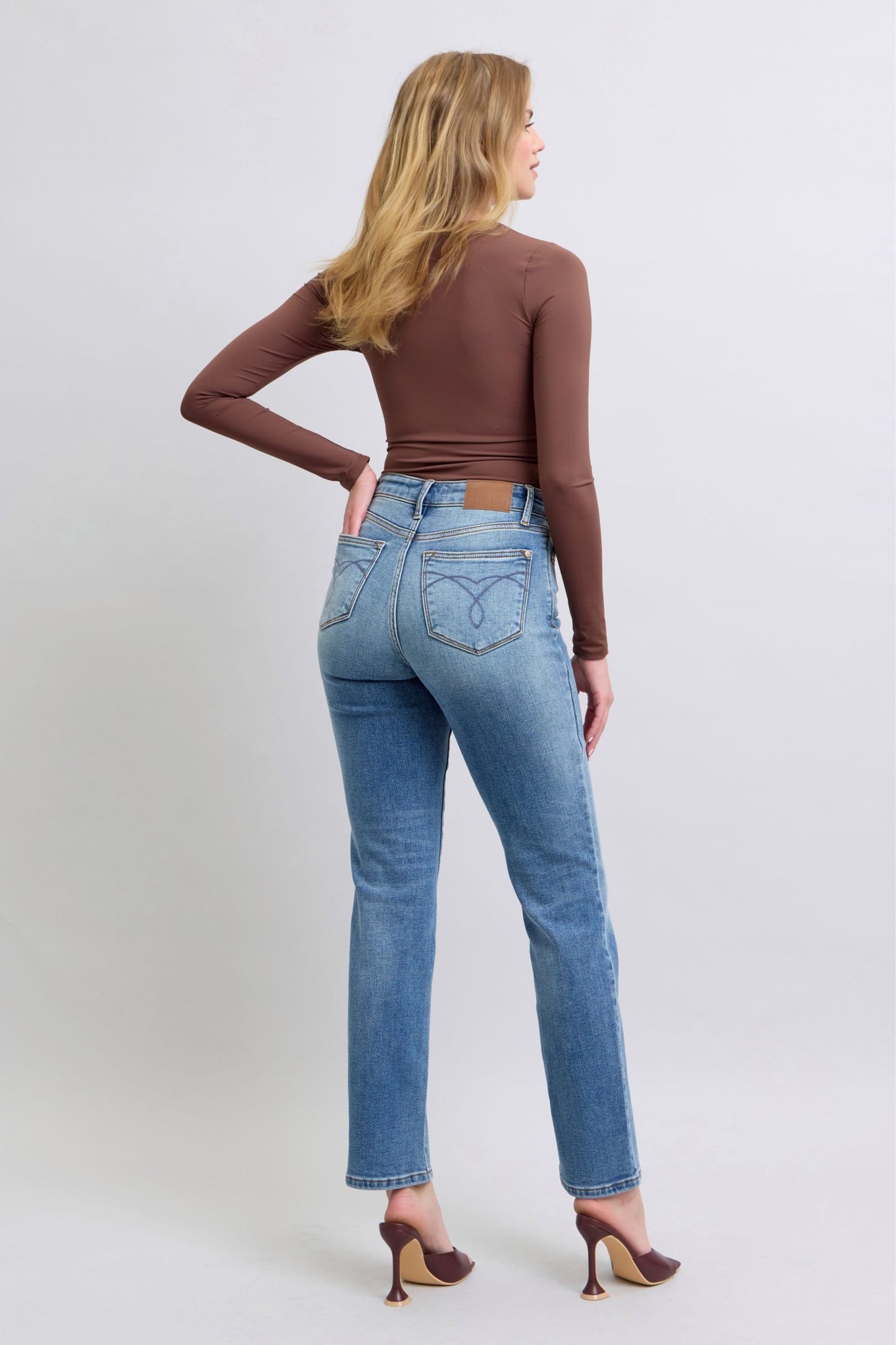 Features: Thermal Lining
Stretch: Moderate stretch
Material composition: 93.7% cotton, 5% polyester, 1.3% spandex
Care instructions: Machine wash cold. Tumble dry low.
Made in Vietnam
Product Measurements (Measurements by inches) & Size Conversion