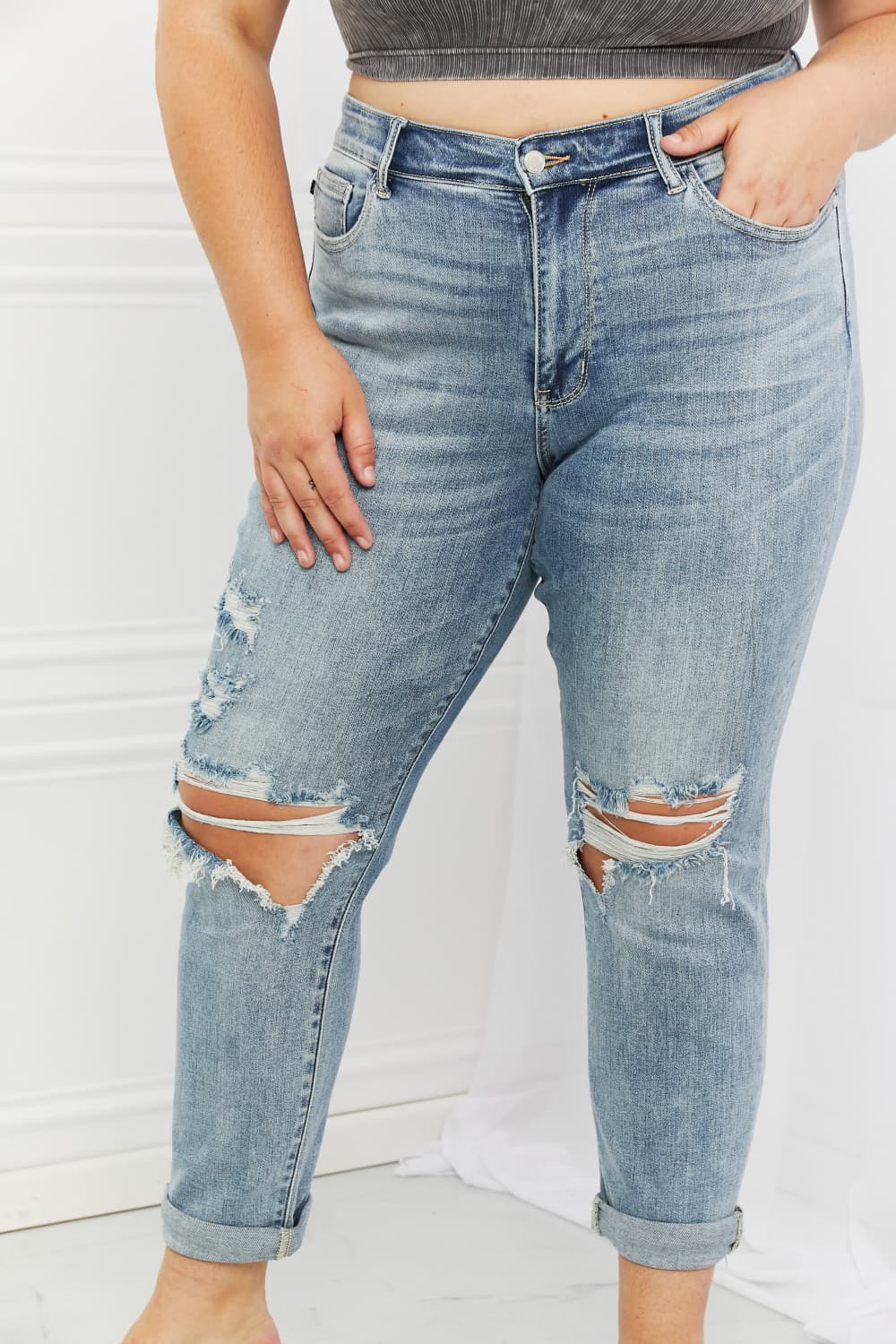 *Exclusively Online* Malia Mid Rise Boyfriend Jeans