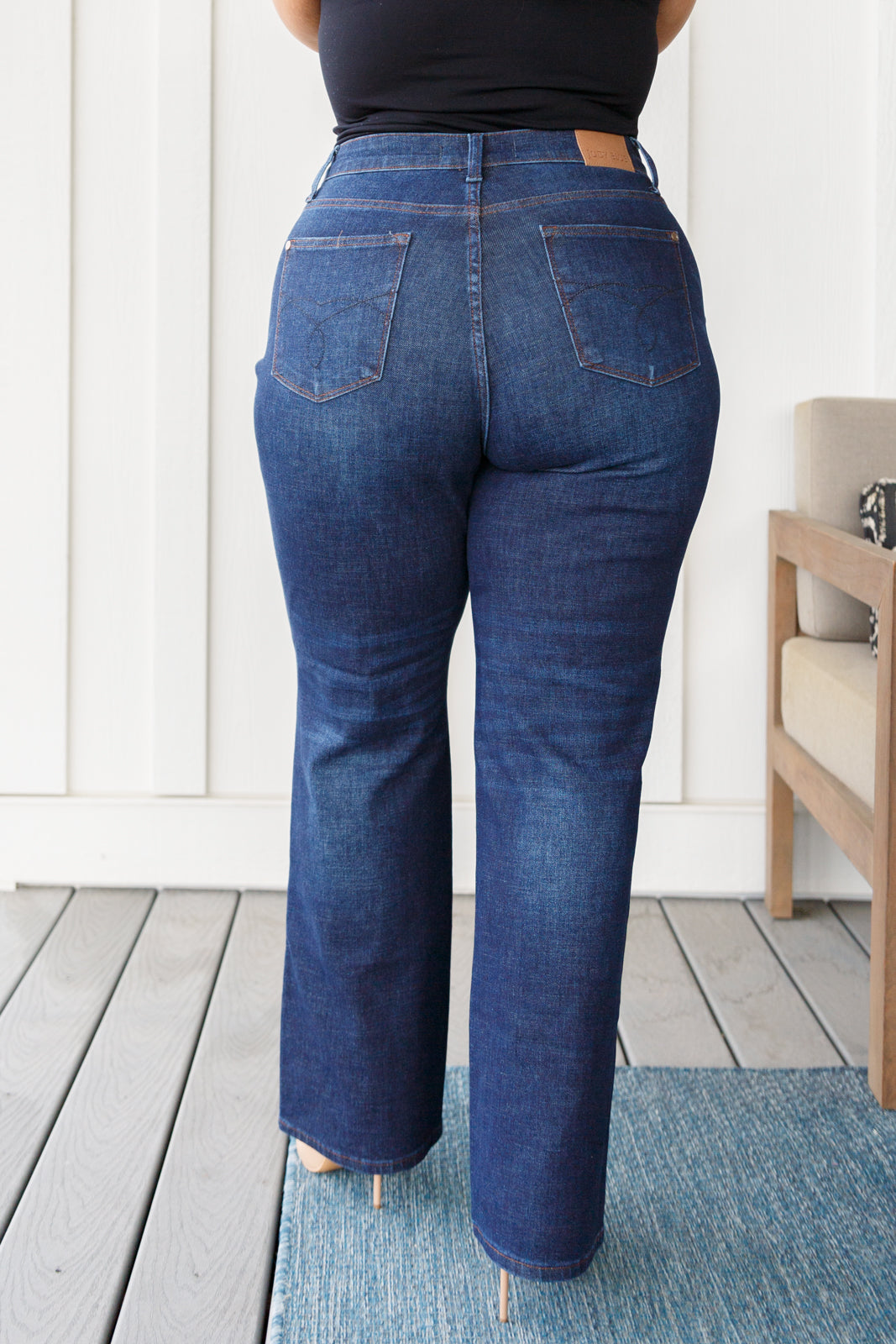 Take your wardrobe to new heights with Arlo High Rise Button-Fly Straight Jeans from Judy Blue! Crafted from dark-washed denim with a high-rise fit featuring a button-fly and straight silhouette, these jeans are perfect for any outfit. Let your style soar! 0 - 24W