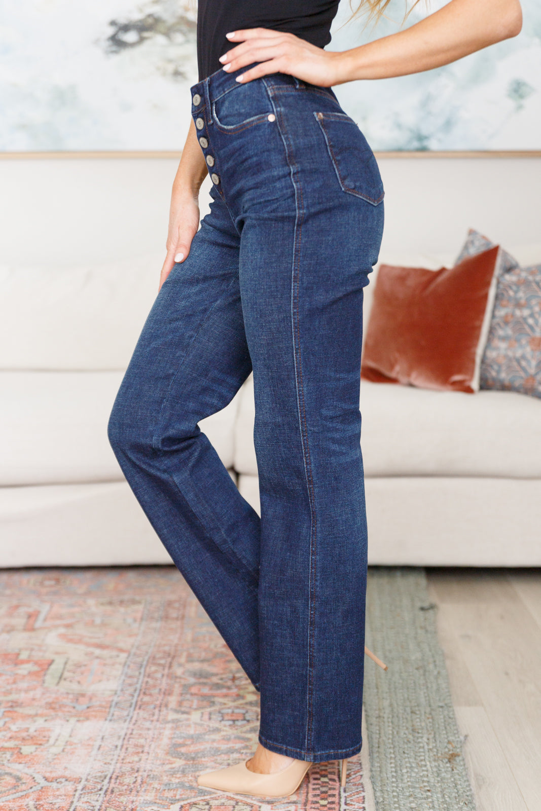 Take your wardrobe to new heights with Arlo High Rise Button-Fly Straight Jeans from Judy Blue! Crafted from dark-washed denim with a high-rise fit featuring a button-fly and straight silhouette, these jeans are perfect for any outfit. Let your style soar! 0 - 24W