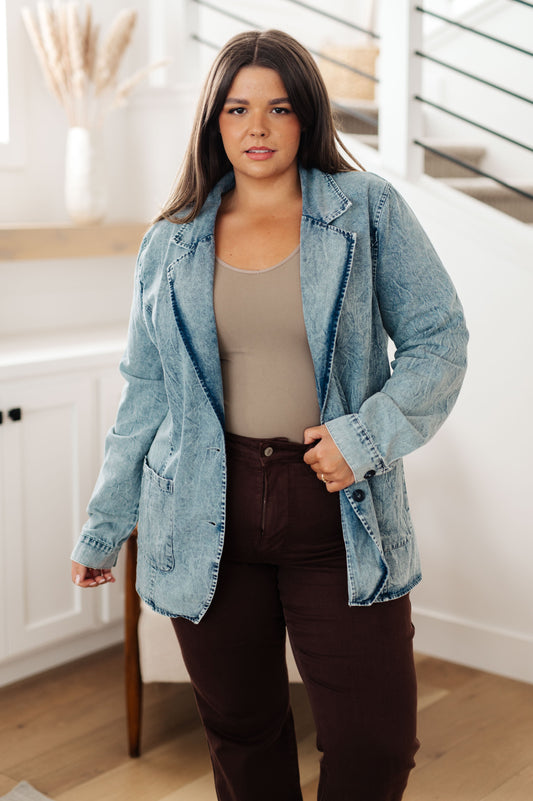 This Business Brunch Denim Blazer is the perfect combination of comfort and style! Crafted from lightweight denim, it features an acid wash and two-button closure, plus notched lapels and contour seaming for a tailored fit. Enjoy the contemporary look and feel with effortless chic! S - 3X