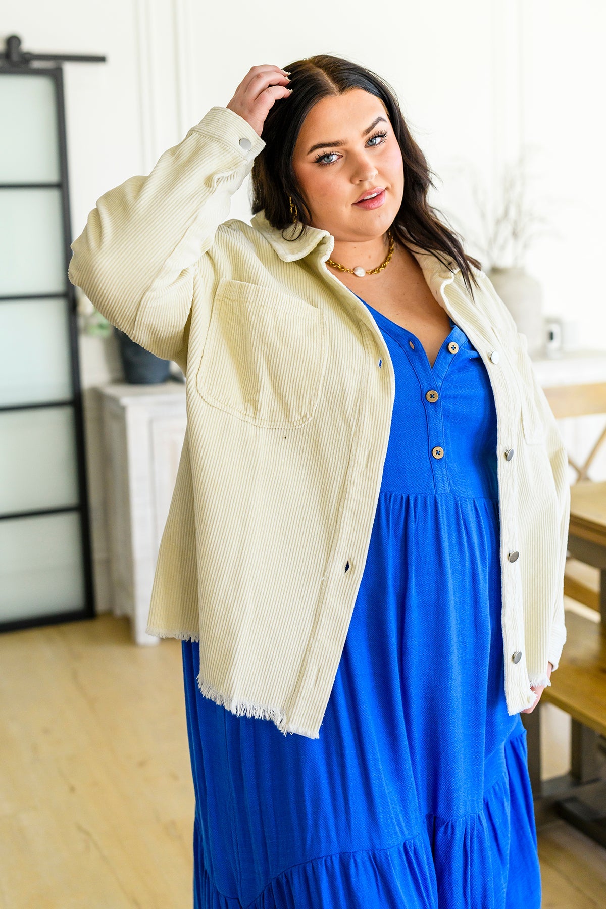 Make your mornings a little easier with versatile pieces like the Invested In You Corduroy Shacket! This shirt-meets-jacket features a lightweight corduroy shaping a collared neckline that falls into a functional button front. Slouchy long sleeves frame the slightly cropped bodice, that boasts a frayed hem and chest patch pocket. S - 3X