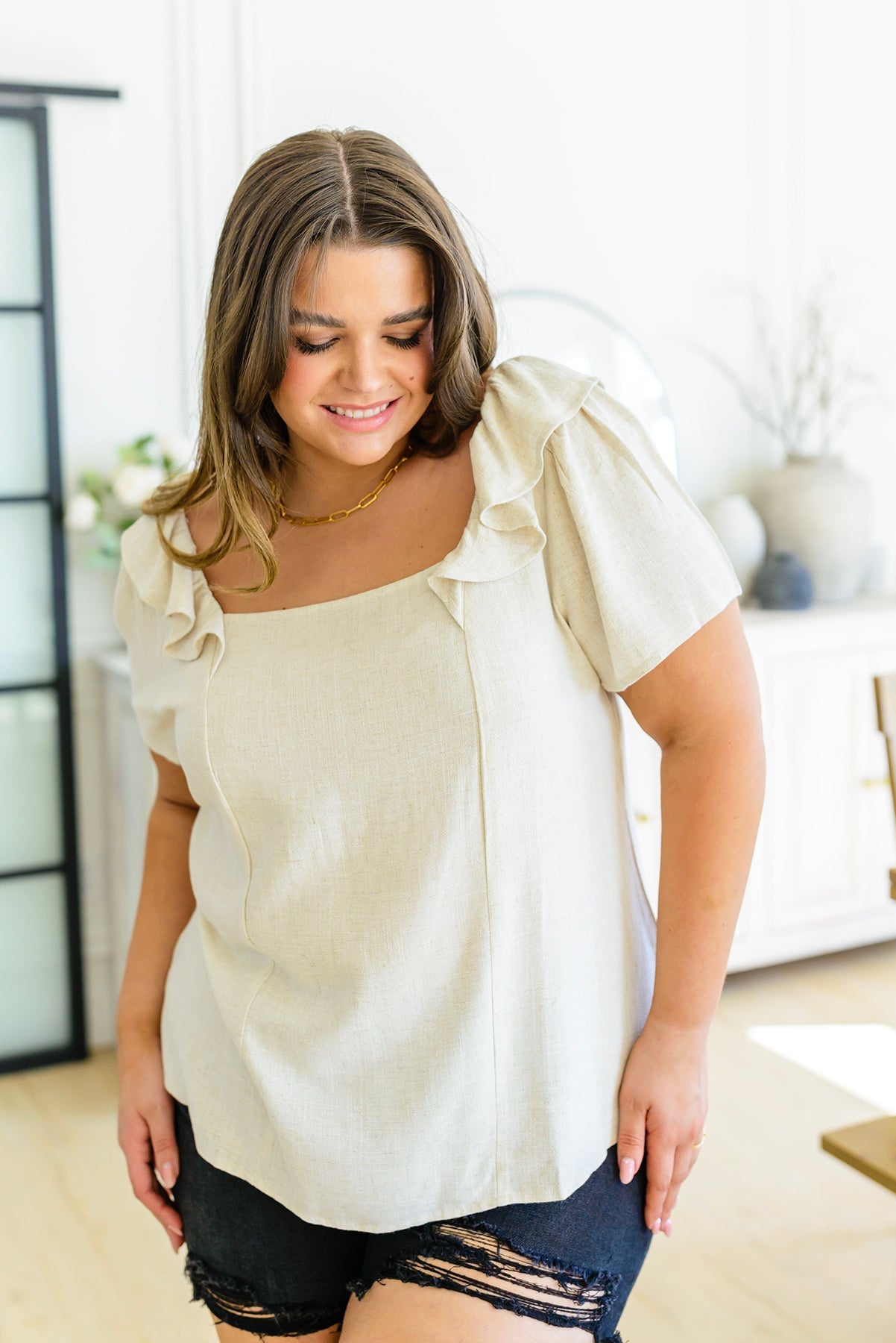 The Old Town Moments Top is so simple yet cute and will pair well with any bottoms! The square neckline and ruffle detail at the shoulders gives this top a feminine yet classy element. We promise you're going to love it! S - 3X