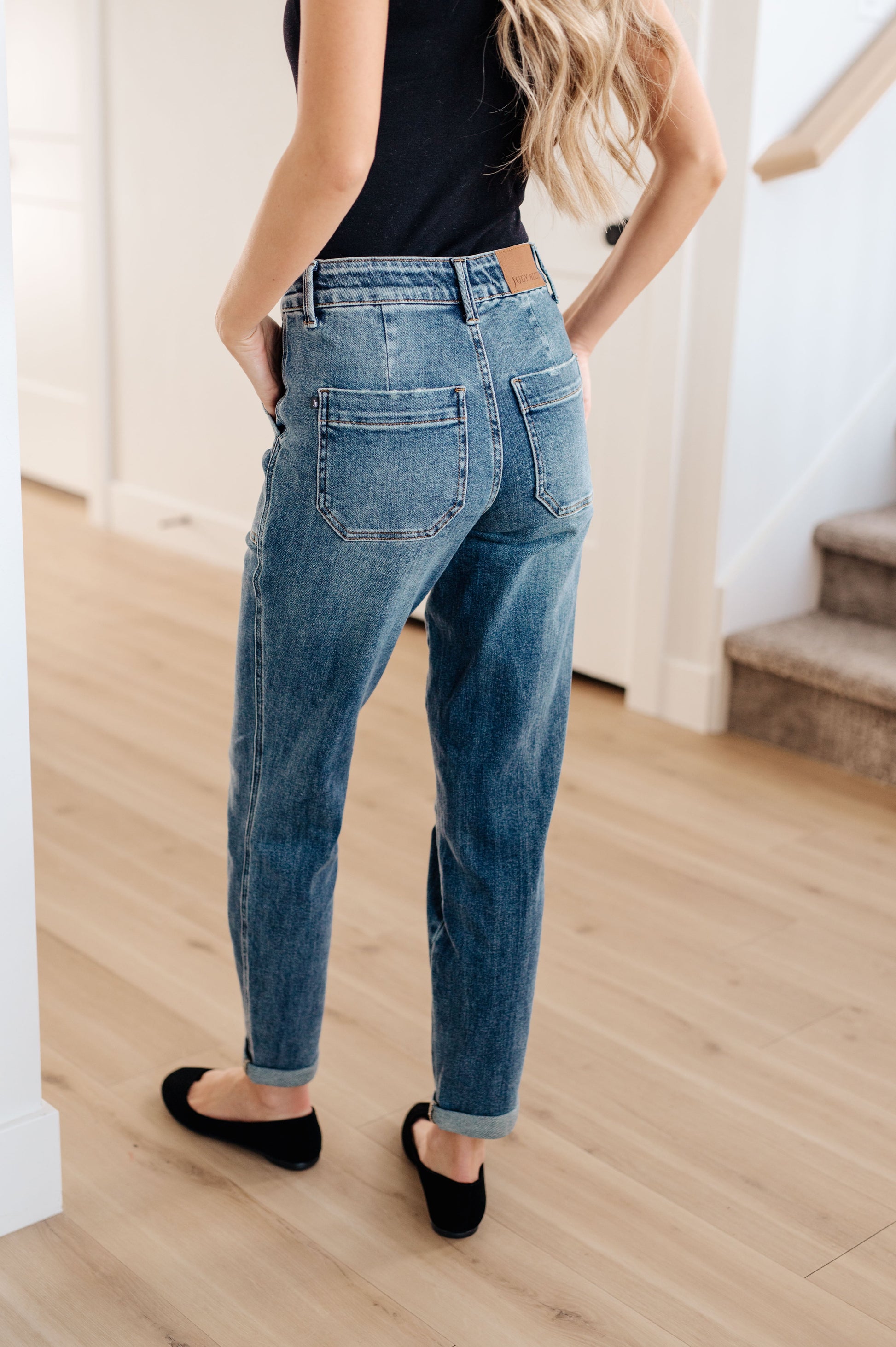 Experience the perfect fit and style in the Payton Pull-On Denim Joggers from Judy Blue! Made with a high rise and zero distressing, these medium-wash joggers offer an elastic waistband, functional drawstring, and patch pockets for a comfortable, adjustable fit. With an optional rolled cuff, you'll look and feel effortlessly chic. Are you ready to feel confident and stylish? Try Payton Pull-On Denim Joggers today! 0- 24W