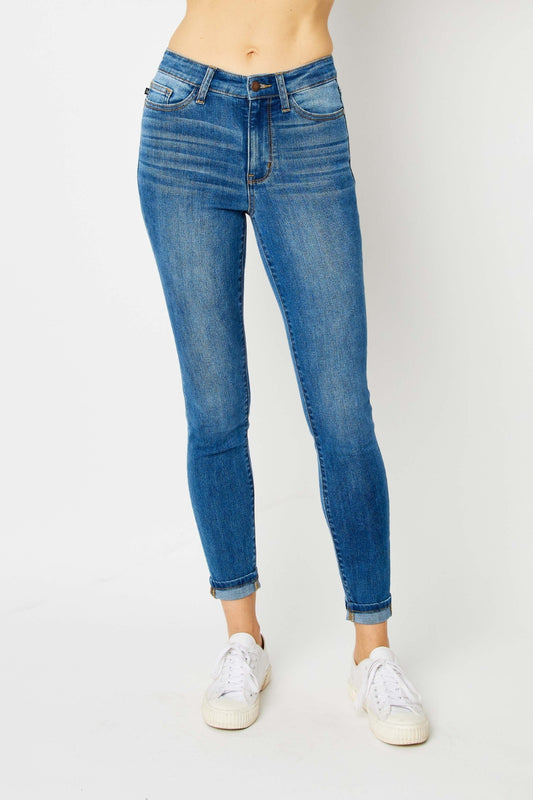 Add a touch of modern flair to your denim collection with these cuffed hem skinny jeans, the perfect balance of style and comfort. The cuffed hem detail gives these skinny jeans a trendy look that is versatile for various outfits. With a flattering slim fit, these jeans hug your curves in all the right places while providing a sleek silhouette. 0 - 24W