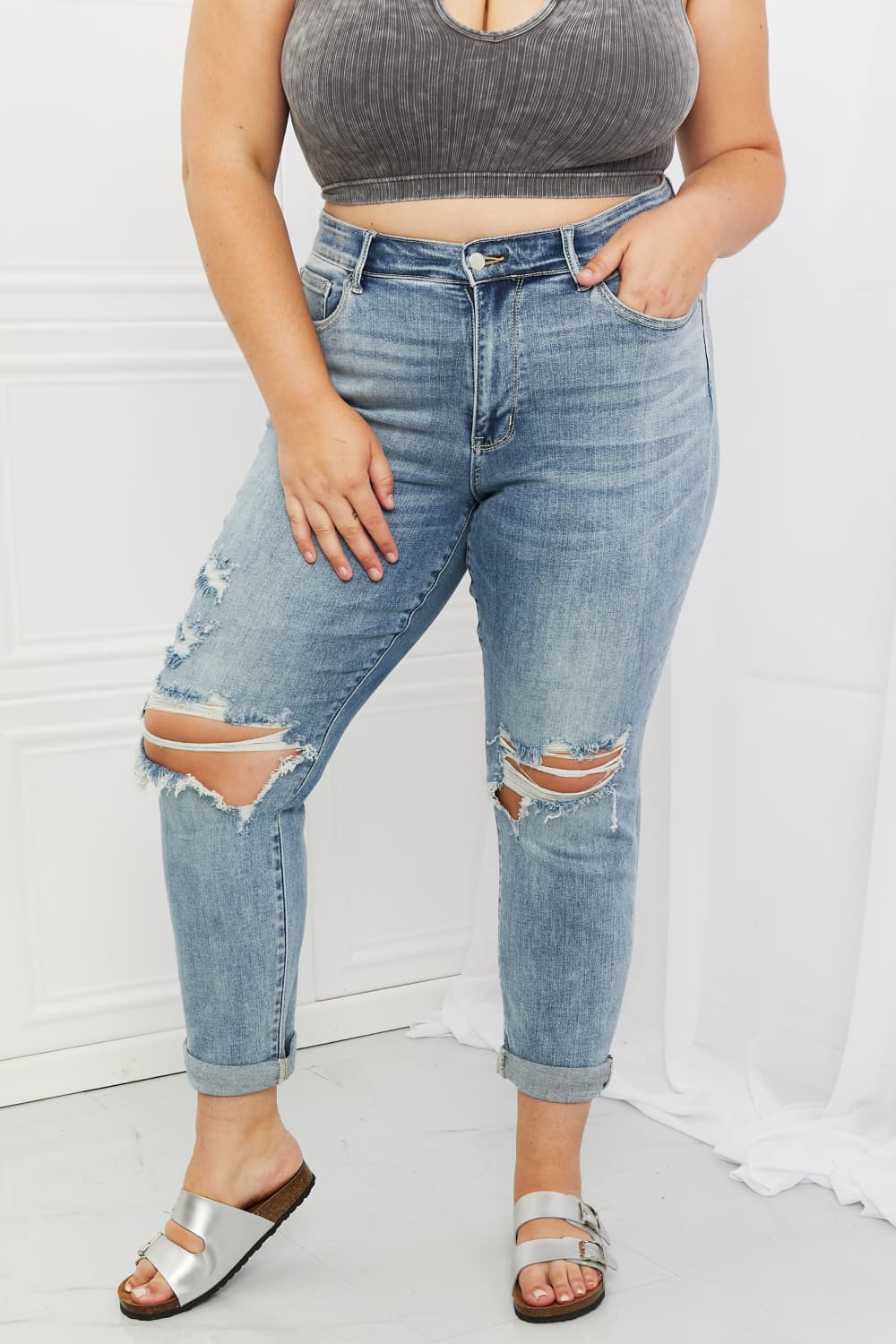 *Exclusively Online* Malia Mid Rise Boyfriend Jeans