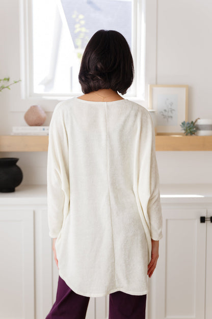 Lightweight Sweater Knit
Open Front
Dolman Sleeves
Scooped Hem
95% Polyester, 5% Spandex
True to Size

S: Chest 54" Length 31"
M: Chest 56" Length 31.5"
L: Chest 58" Length 32"
1XL: Chest 62" Length 33"
2XL: Chest 64" Length 34"
3XL: Chest 66" Length 35"