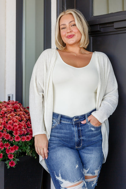 Lightweight Sweater Knit
Open Front
Dolman Sleeves
Scooped Hem
95% Polyester, 5% Spandex
True to Size

S: Chest 54" Length 31"
M: Chest 56" Length 31.5"
L: Chest 58" Length 32"
1XL: Chest 62" Length 33"
2XL: Chest 64" Length 34"
3XL: Chest 66" Length 35"