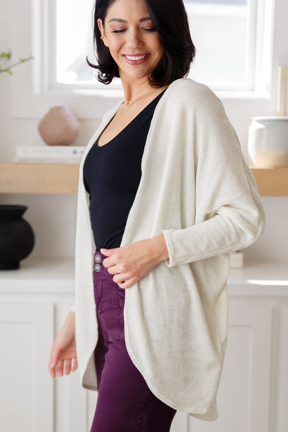 Lightweight Sweater Knit
Open Front
Dolman Sleeves
Scooped Hem
95% Polyester, 5% Spandex
True to Size

S: Chest 54" Length 31"
M: Chest 56" Length 31.5"
L: Chest 58" Length 32"
1XL: Chest 62" Length 33"
2XL: Chest 64" Length 34"
3XL: Chest 66" Length 35"