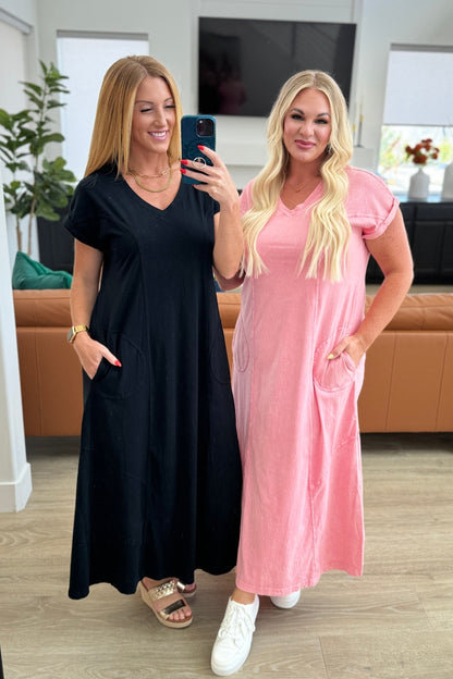 Look stunningly sophisticated in this Modern Maritime Shift Maxi Dress! Crafted from soft jersey knit, this dress features elegant princess seaming, the best pockets, and a timeless shift silhouette for a comfortable fit. Make a lasting impression with enduring style! s-3x