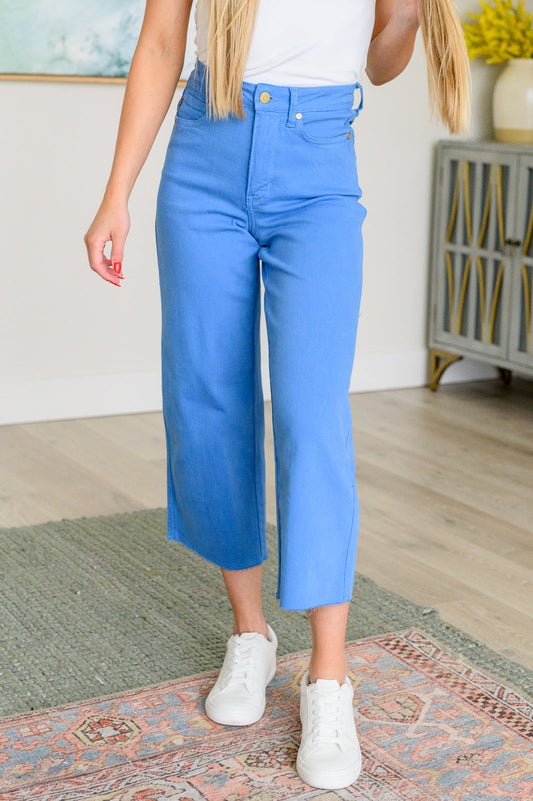 Judy Blue
High Rise
Zip Fly
Control Top
Wide Leg Crop Silhouette
Raw Hem
93% Cotton, 6% Polyester, 1% Spandex
True to Judy Blue Sizing