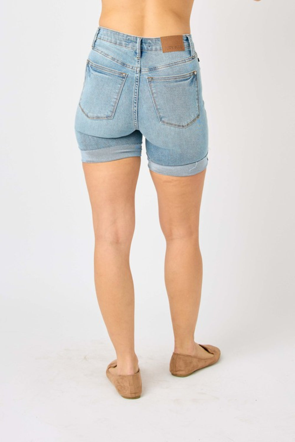 Achieve a flattering and stylish look with these tummy control denim shorts, designed to provide comfort and confidence. The tummy control feature helps smooth and shape your midsection, allowing you to feel great in these shorts. Made from denim fabric, these shorts offer a classic and versatile style that can be dressed up or down. S  - 4X