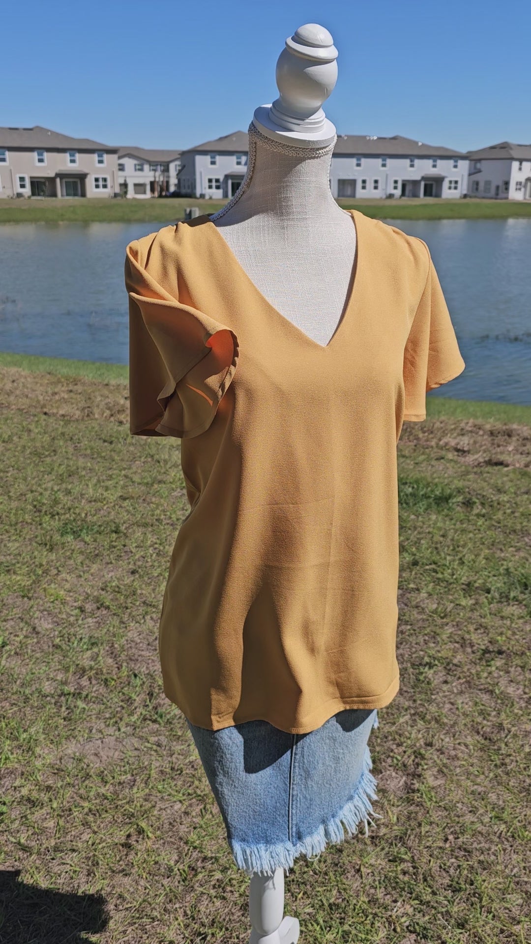 Harvest some style in this Dandelion Fields Golden Mustard Top! Featuring a woven flutter sleeve v-neck - it's the perfect outfit choice to spice up any look! Guaranteed to make you stand out like a ray of sunshine. Sizes small through x-large.