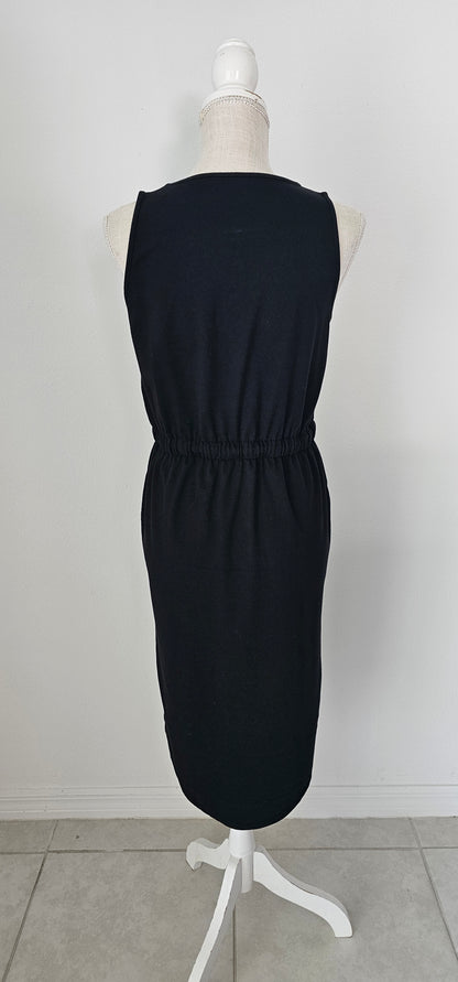 Poly cotton drawstring elastic waist curved hem dress with pockets. Size x-large.