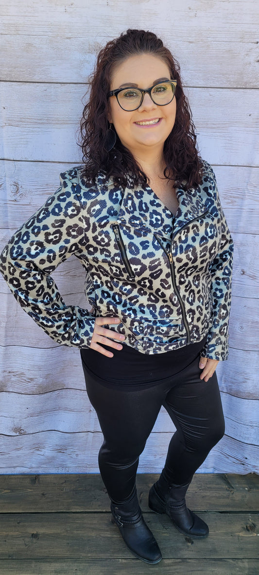 These leggings are comfortable, light weight, soft, with a shiny snake skin print.  Choose to do your daily workout, lounge around, or wear for the day to have that comfortable feeling.  You choose how you would like to express yourself! Sizes medium through x-large.