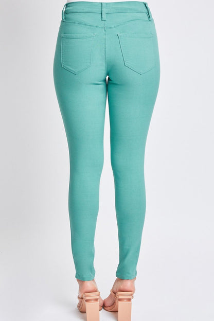 The Hyperstretch Mid-Rise Skinny Pants are a sleek and versatile wardrobe essential that combines style with comfort. Designed with a mid-rise waist and skinny leg silhouette, these pants offer a flattering and modern look. Crafted from hyperstretch fabric, they provide a flexible and comfortable fit that moves with your body. S - 3X