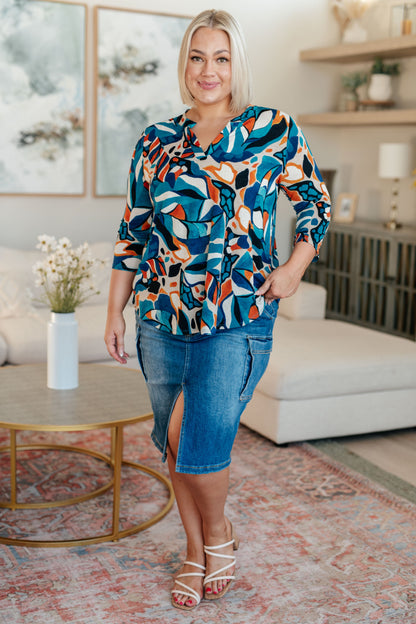 This stylish Always Be There Cargo Denim Skirt is the perfect piece for everyday wear. It's crafted with stretchy medium wash denim for a comfortable fit and extra movement, and features a front slit and cargo pockets for a more dynamic look. Look great and put your most fashionable foot forward! S - 3X