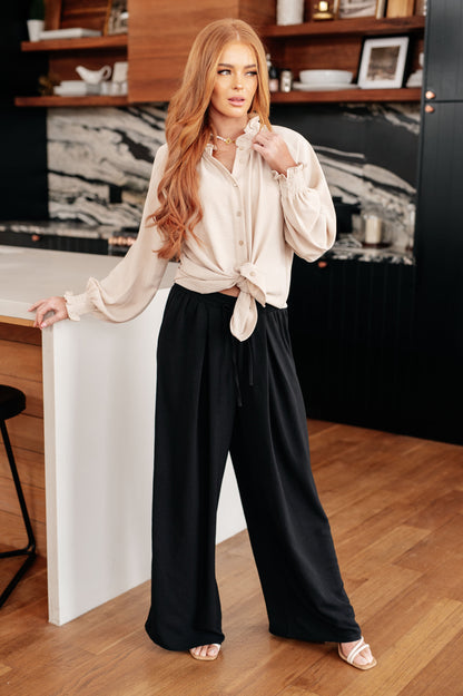 These gorgeous Send it On Wide Leg Pants feature a crinkle woven fabric, a cased elastic waistband, a functional drawstring, and flattering front pleats - for a stylish wide leg silhouette. Perfect for any occasion, these pants promise serious comfort and the trendiest looks this season! S -3X