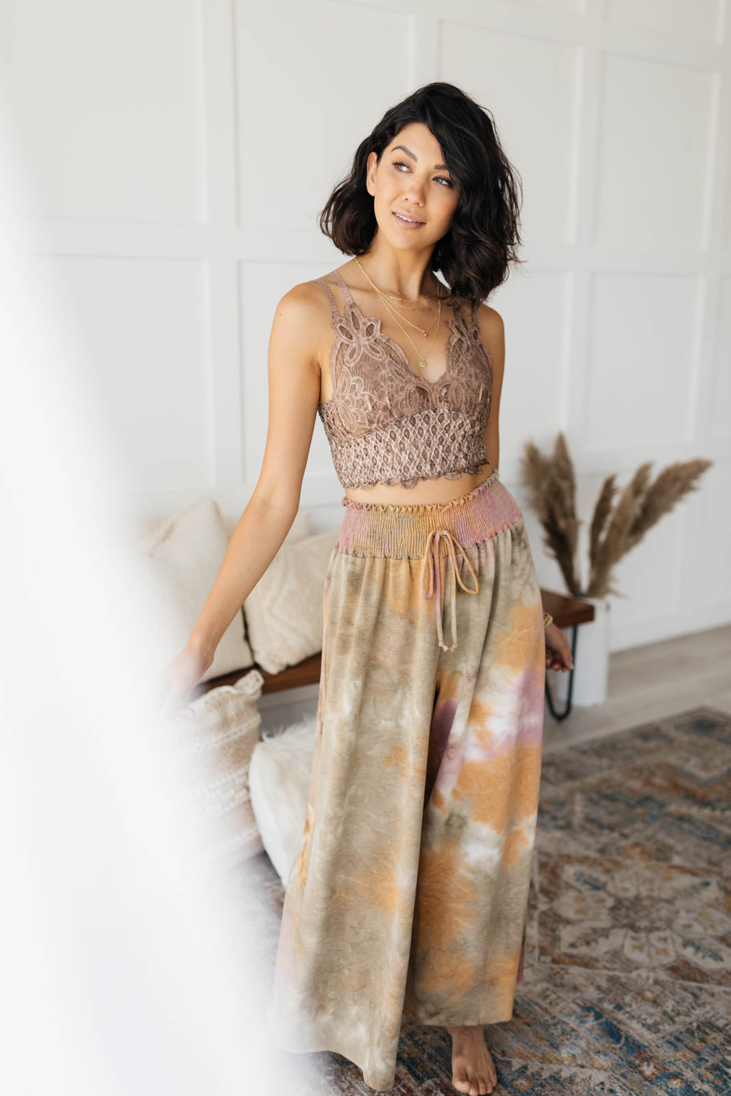 This beautiful lace bralette is perfect for layering. This lightweight, medium support bralette brings a feminine touch to any outfit. Pair it with a t-shirt or oversized sweater for a comfortable and flirty look! S - XL