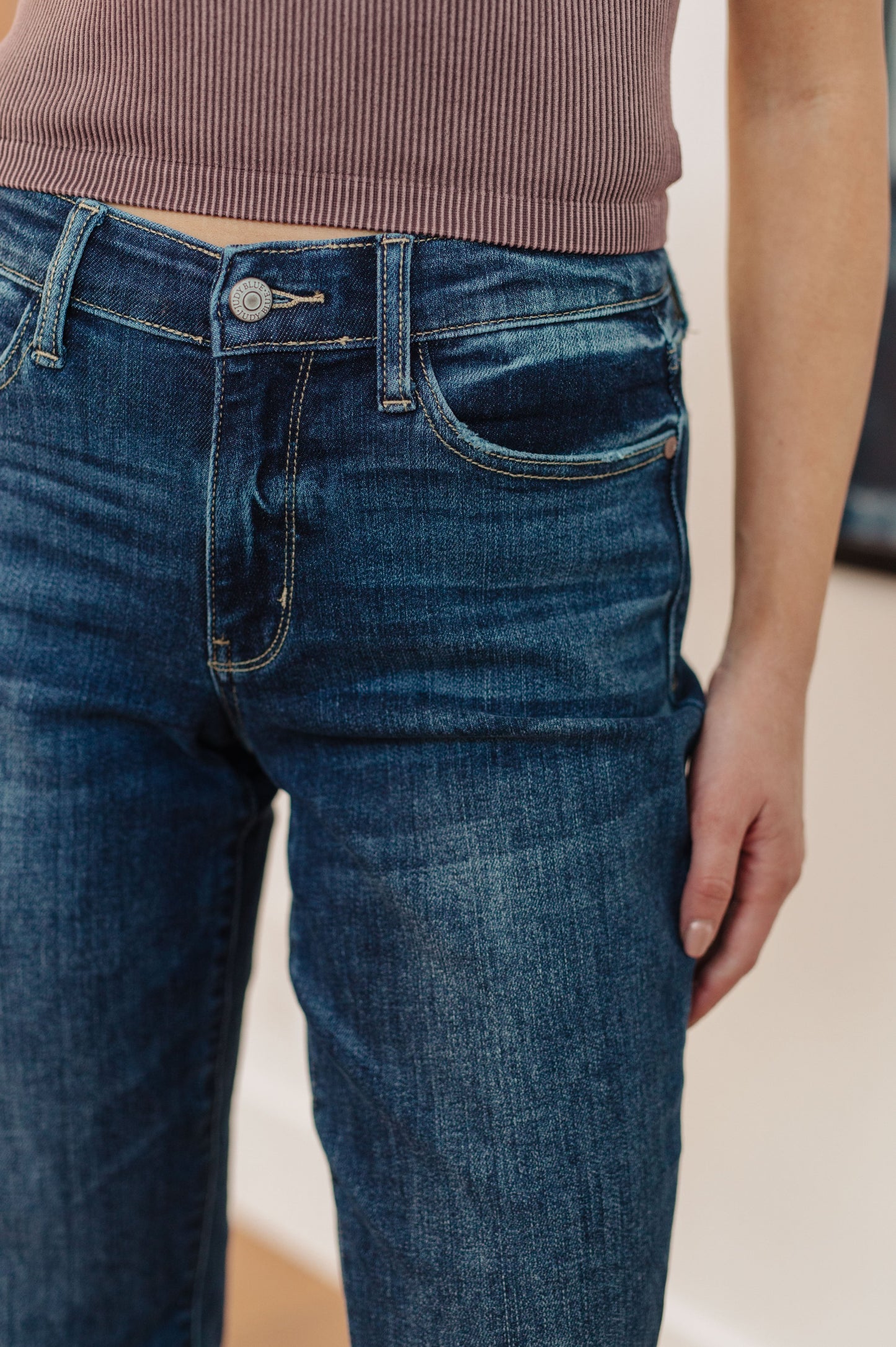 The London Boyfriend Jeans are your go to for any event life throws at ya! Made from a stretchy medium wash denim, it's hard to go wrong. Featuring a mid-rise waist with a five pocket cut, zipper fly and a loose fit-slightly tapered leg that cuffs, these classic jeans are going to become a closet staple.