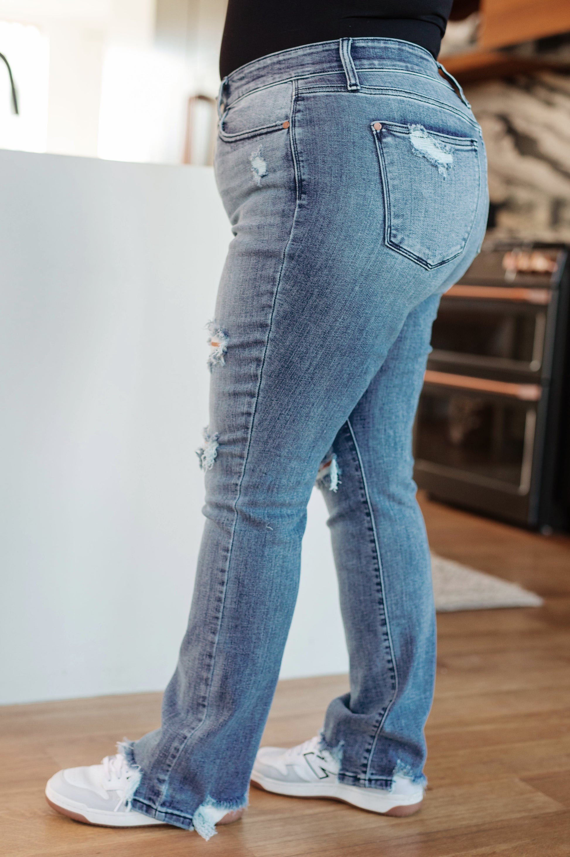 The O'Hara Destroyed Straight Jeans have the perfect balance of style, versatility, and timelessness! Featuring a stretch denim that shapes a mid rise waist with a five pocket cut and zipper fly. A slim fit through the thigh flares out at the ankle creating a straight cut silhouette. To top it off- these jeans have the perfect amount of distressing for an effortless cool girl look! 0 - 24W