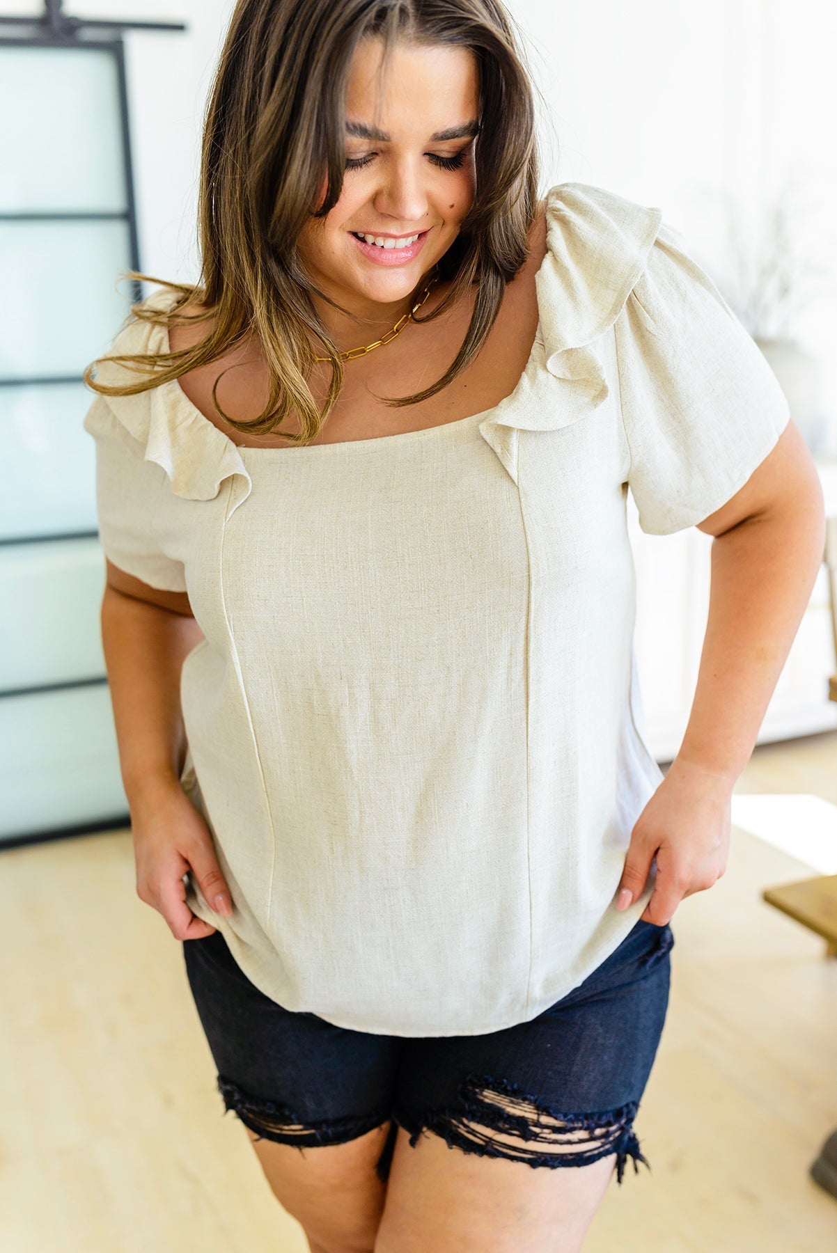 The Old Town Moments Top is so simple yet cute and will pair well with any bottoms! The square neckline and ruffle detail at the shoulders gives this top a feminine yet classy element. We promise you're going to love it! S - 3X