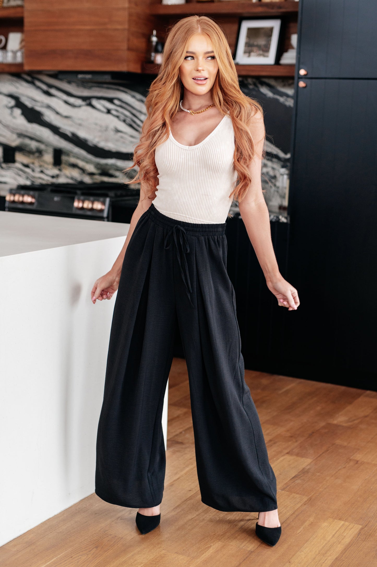 These gorgeous Send it On Wide Leg Pants feature a crinkle woven fabric, a cased elastic waistband, a functional drawstring, and flattering front pleats - for a stylish wide leg silhouette. Perfect for any occasion, these pants promise serious comfort and the trendiest looks this season! S - 3X